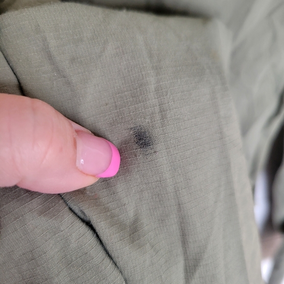 LL Bean Sage Army Green Cargo Capri Pants - Picture 3 of 4